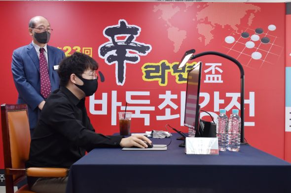원성진, 중국 리웨이칭에게 패하며 2연승 실패